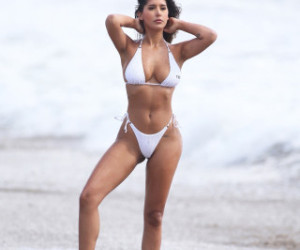 Tatiana Panakal pozuje w białym bikini