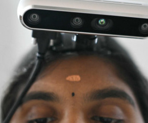 Szkolenie robotów AI w Indiach - AFP