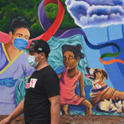 Mieszkańcy Hondurasu dobrowolnie wrócili do noszenia masek