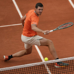 Hubert Hurkacz pokonał Szapowałowa w 3. rundzie French Open