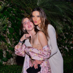 Alessandra Ambrosio z córką na imprezie Gucci