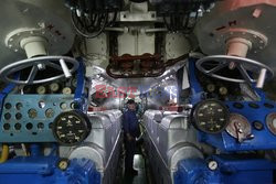 Radziecka łódź podwodna cumuje w albańskiej Wlorze