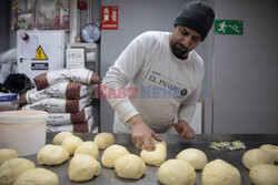 Produkcja roscones de Reyes