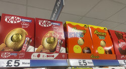 Tesco w Manchesterze sprzedaje już słodycze wielkanocne