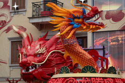 Dekoracje w Chinach nawiazujace do chińskiego Roku Smoka