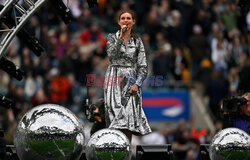 Występ Sophie Ellis-Bextor na stadion Twickenham ie