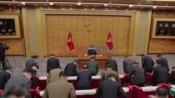 Kim Jong Un na spotkaniu w sprawie COVID-19 - AP