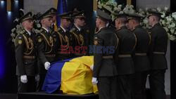 Zełenski na pogrzebie prezydenta Krawczuka - AP