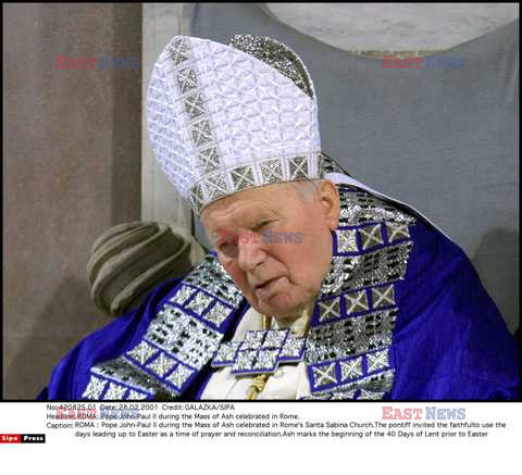 ROMA: Pope John-Paul II during the Mass of Ash celebrated in Rome.