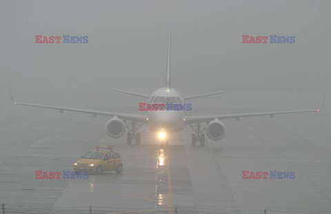 Opoźnienia na lotniskach spowodowane mgłą