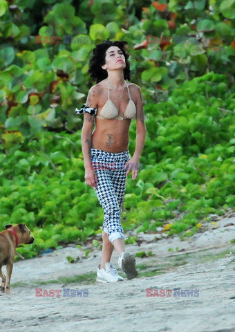 Amy Winehouse na plaży