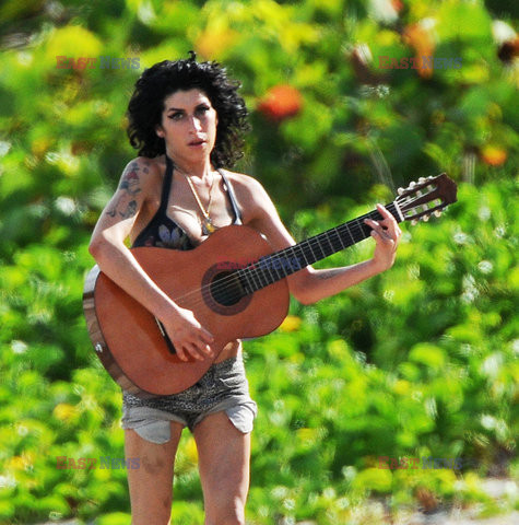 Amy Winehouse z tajemniczym mężczyzną w St.Lucia