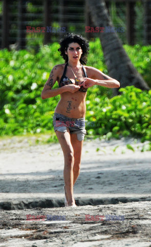 Amy Winehouse z tajemniczym mężczyzną w St.Lucia