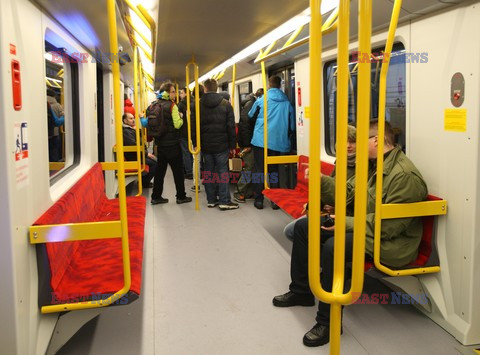 Sześciowagonowe pociągi metra Inspiro w Warszawie