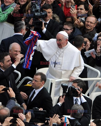 Papież Franciszek dostał koszulkę San Lorenzo 