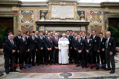 Papież Franciszek spotkał sie z piłkarzami
