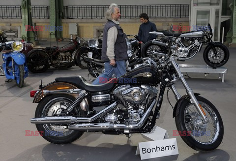 Harley-Davidson Dyna Super Glide, donated to Pope Francis 