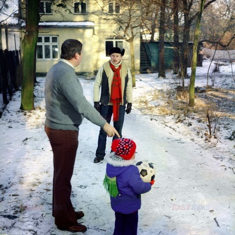 Brunet wieczorową porą