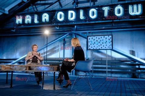 Na planie Hala Odlotow