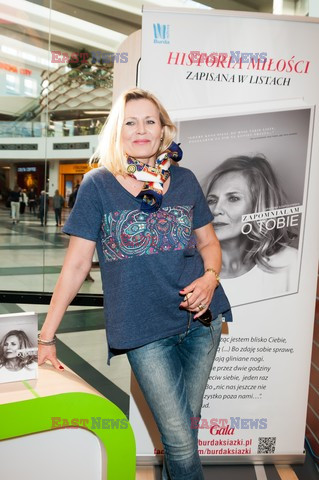 Grażyna Szapołowska promuje książkę "Zapomniałam o tobie" w Empik Arkadia