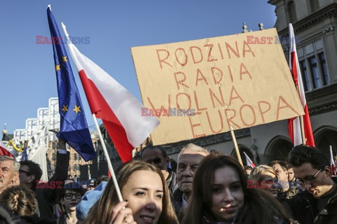 Manifestacja KOD w Krakowie