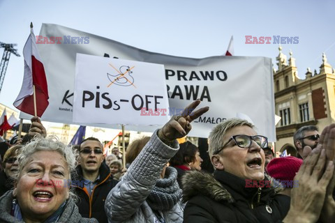 Manifestacja KOD w Krakowie