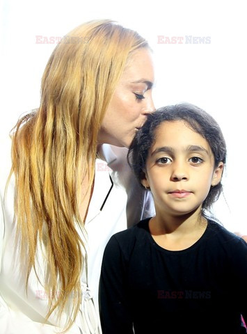 Lindsay Lohan spotyka się z syryjską rodziną w Turcji