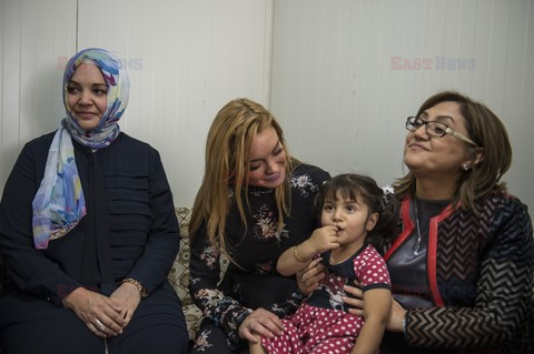 Lindsay Lohan spotyka się z syryjską rodziną w Turcji