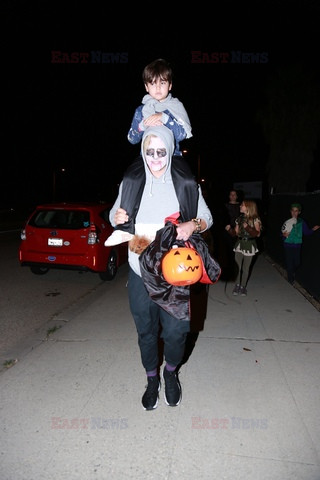 Znani w przebraniach halloweenowych