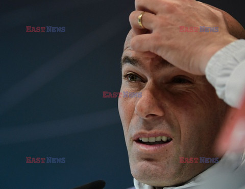 Zinedine Zidane na konferencji prasowej w Madrycie