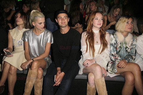 Lindsay Lohan na pokazie mody w Madrycie