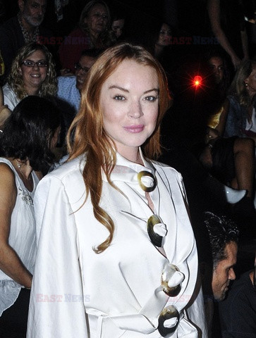Lindsay Lohan na pokazie mody w Madrycie