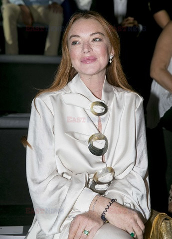 Lindsay Lohan na pokazie mody w Madrycie