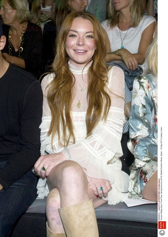 Lindsay Lohan na pokazie mody w Madrycie