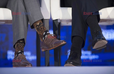 Premier Kanady Trudeau nosi skarpety z Chewbaccą