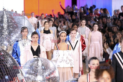 Pokazy mody w Paryżu - lato 2018