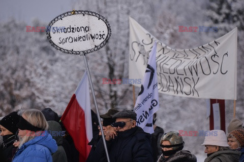 Protest przeciwko zmianie nazwy ulicy Dąbrowszczaków w Gdańsku