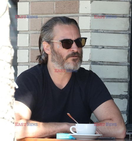 Joaquin Phoenix z bujną brodą