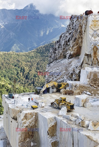 Słynne marmury z kamieniołomów Carrara - Jalag Syndication