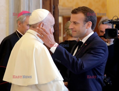 Emmanuel i Brigitte Macron na audiencji u papieża Franciszka