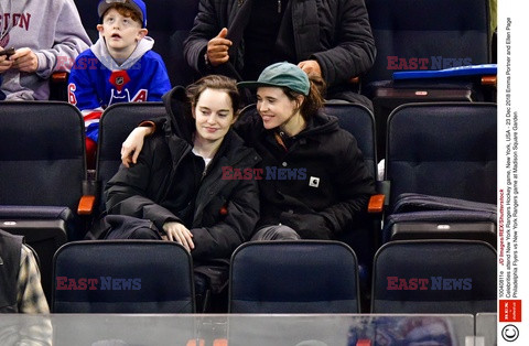 Ellen Page z partnerką oglądają mecz hokeja