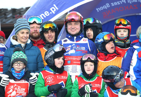Prezydent Andrzej Duda podczas zawodów "12H Slalom Maraton Zakopane 2020"