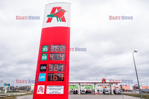 Obniżone ceny paliw
