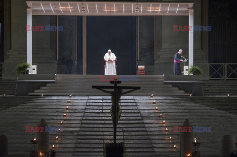 Droga Kryżowa z udziałem Papieża Franciszka w Watykanie