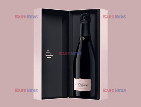 Brad Pitt promuje szampana ze swojej winnicy