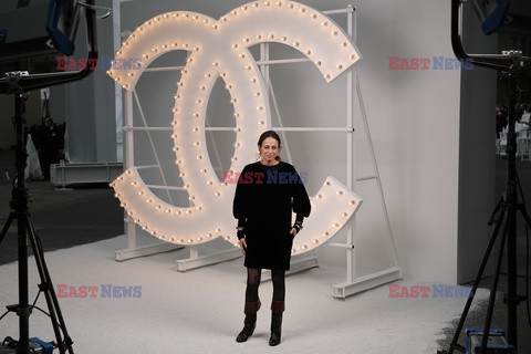 Pokaz Chanel na Tygodniu Mody w Paryżu -  lato 2021