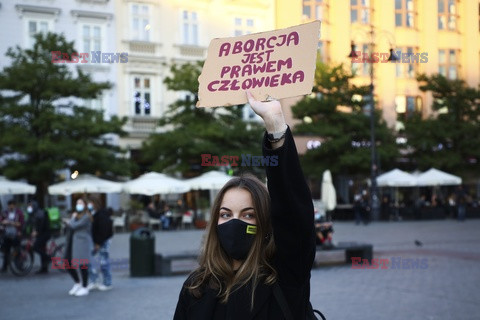 Protest kolejkowy Strajku Kobiet w Krakowie