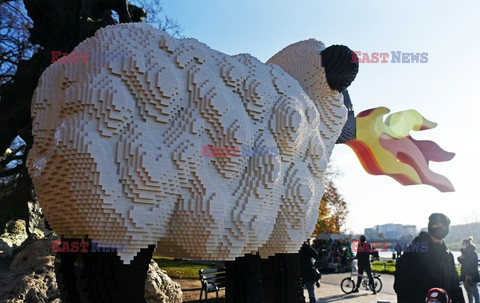 Owca z klocków LEGO pod Wawelem