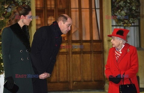Brytyjska rodzina kólewska na spotkaniu z Armią Zbawienia