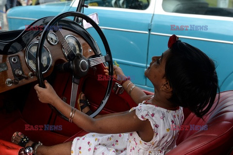 Zabytkowe samochody na wystawie w Madrasie